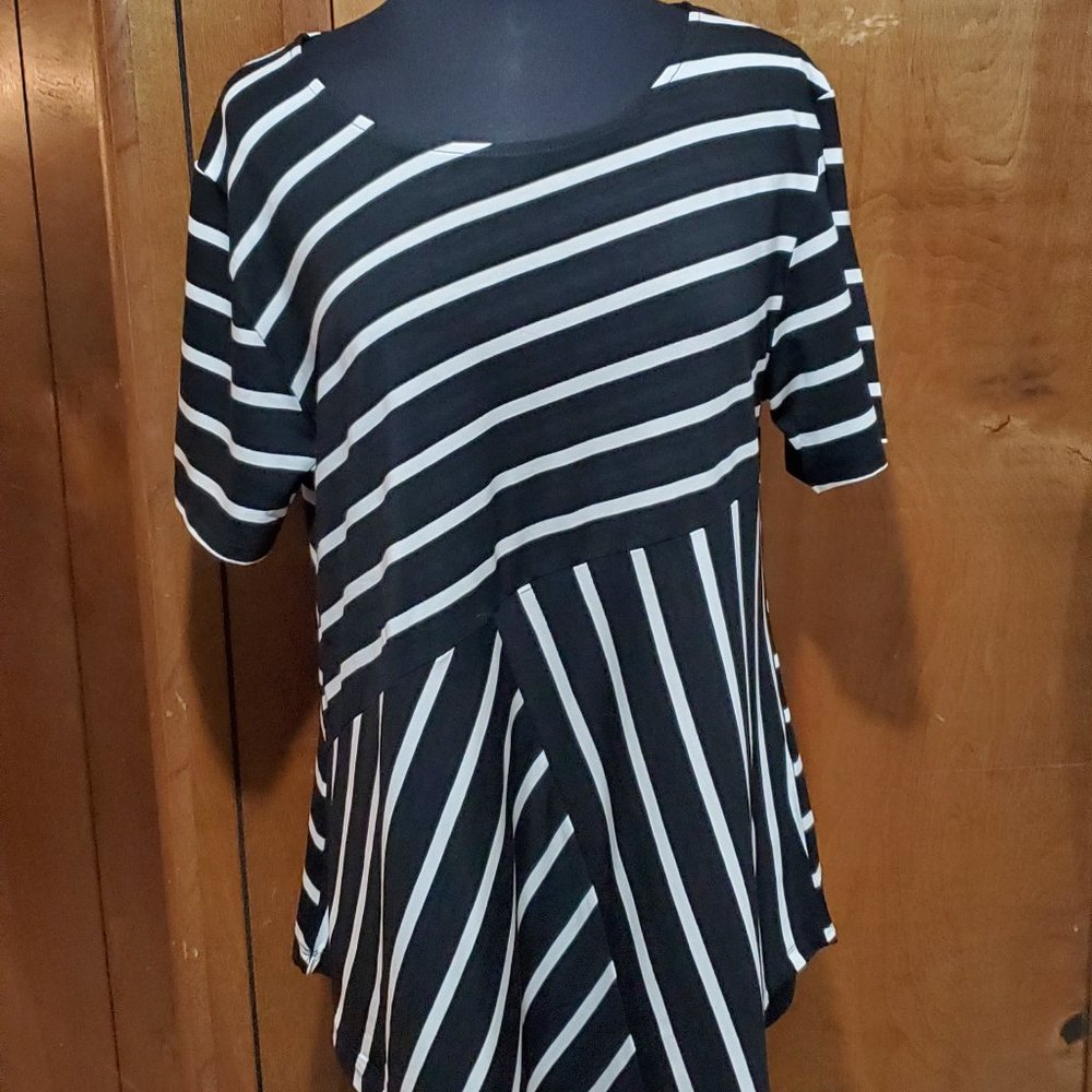 Women's Short Sleeve Striped Tunic Top